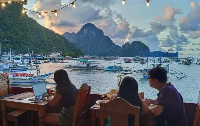 La Salangane Beach Hotel - Downtown El Nido Dış mekan fotoğraf